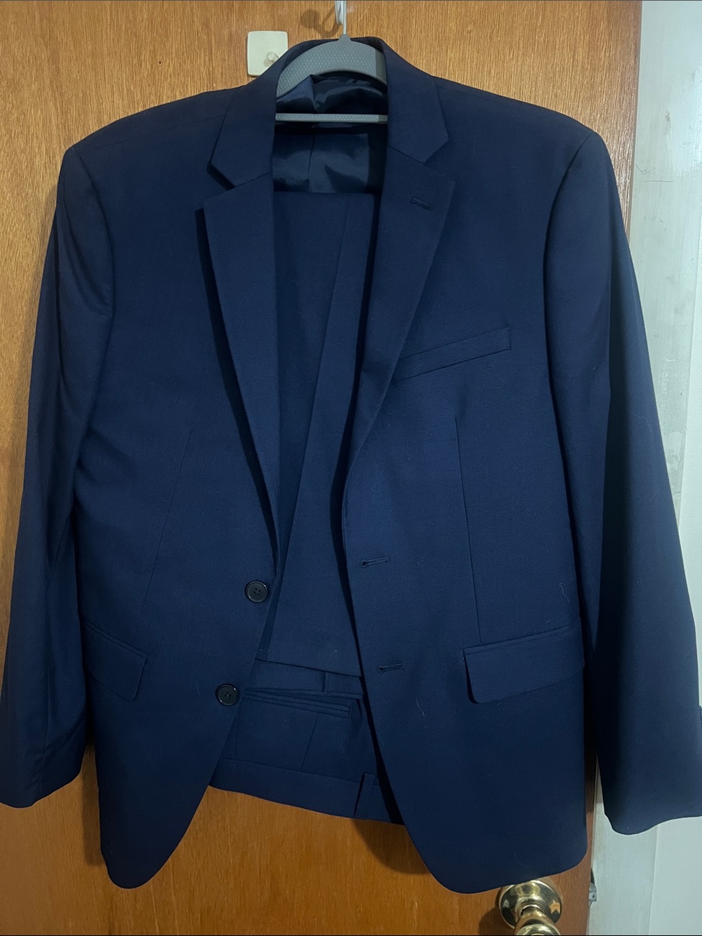 Van Heusen Dark Navy 2pc Suit! 40s, 34x30 pants